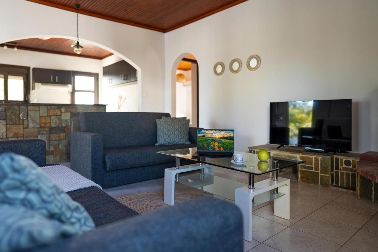 Mina Villa