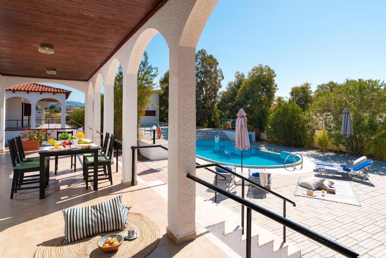 Mina Villa Gennadi